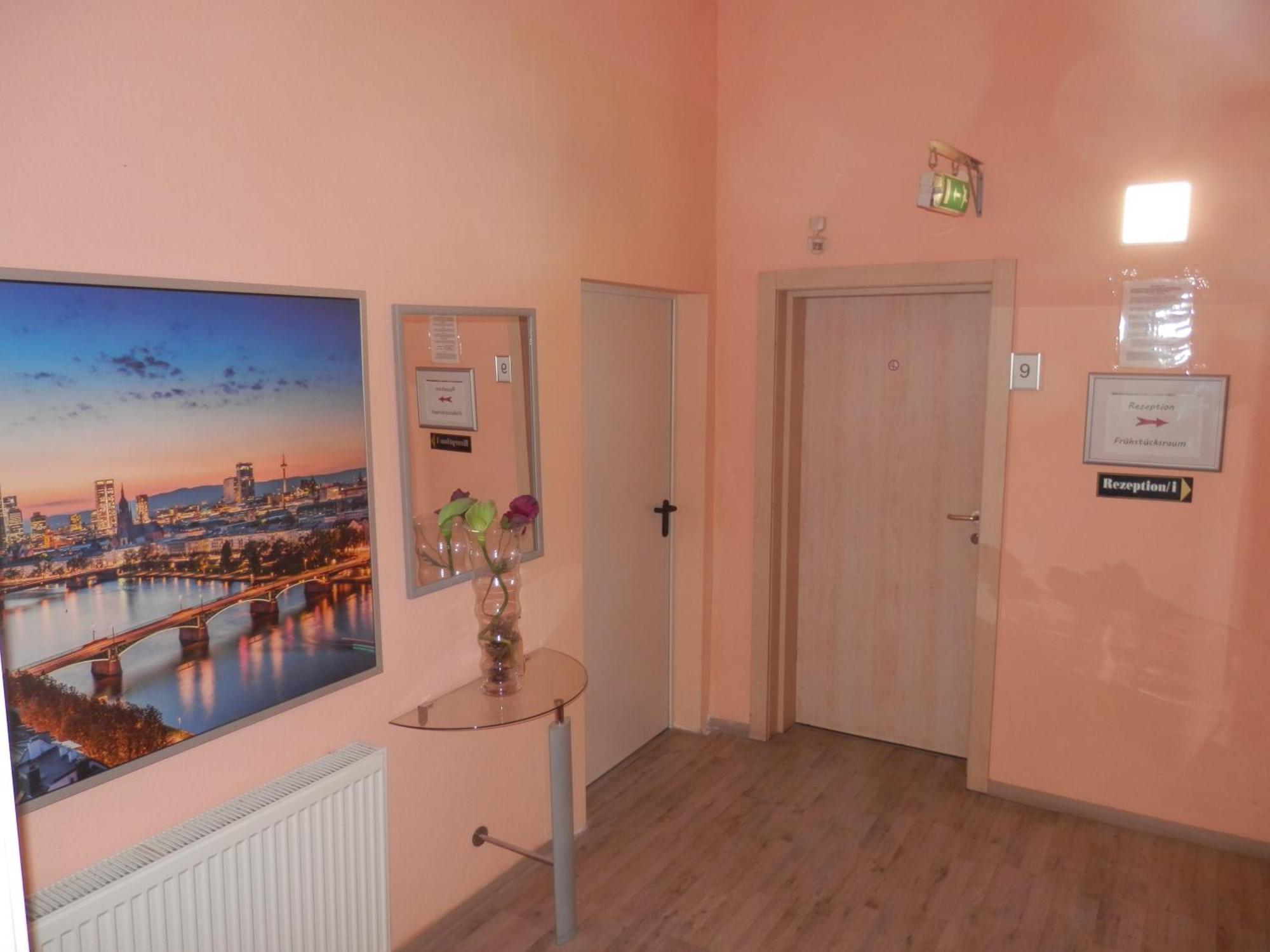 Relax Hotel-Ludwigshafen Экстерьер фото